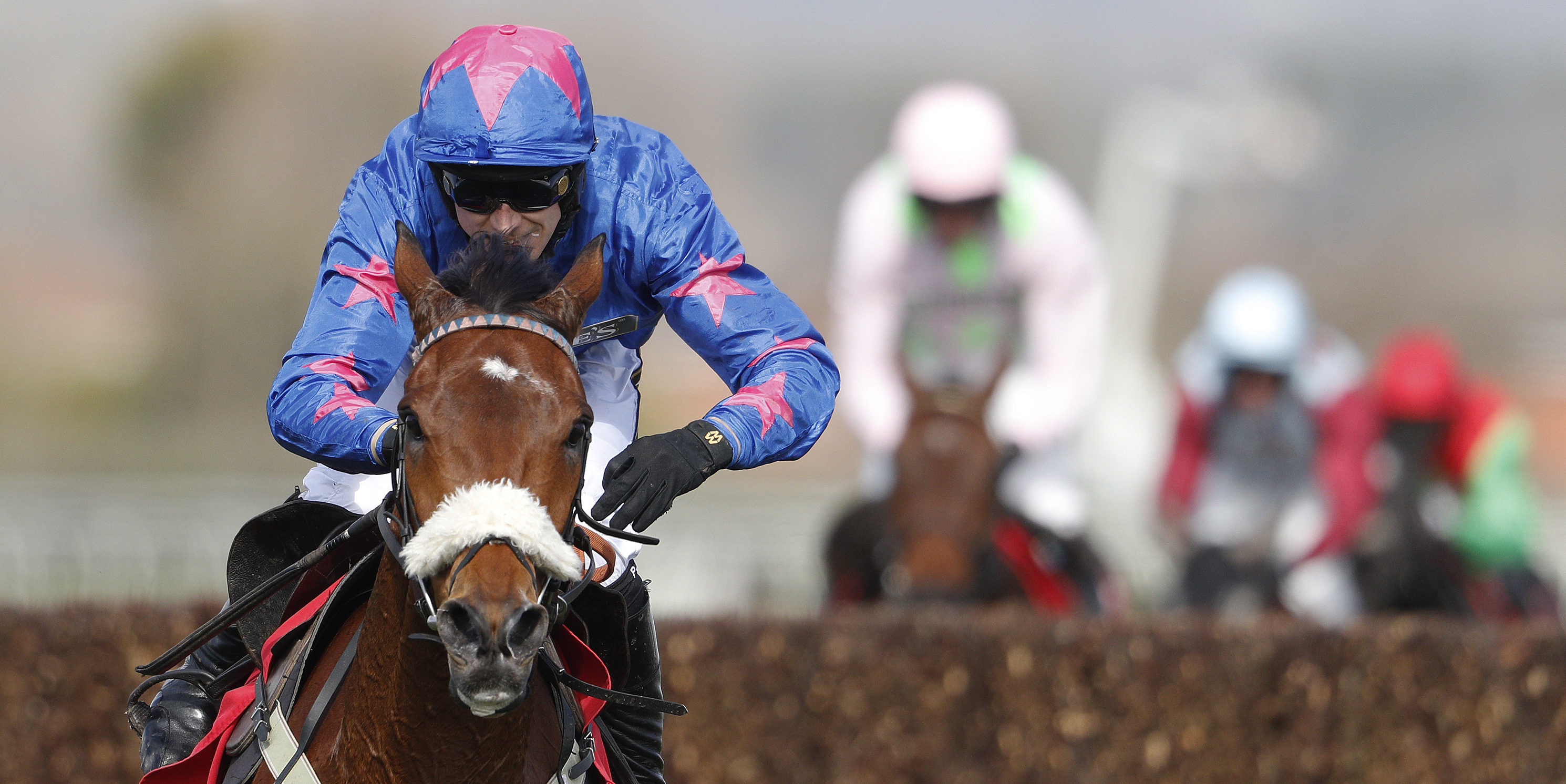 Cue Card seeks Ascot Chase victory