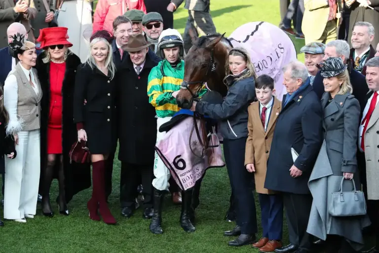 Back our DAY TWO Cheltenham Festival Lucky 15 Tips in HUGE 29,000/1 Acca