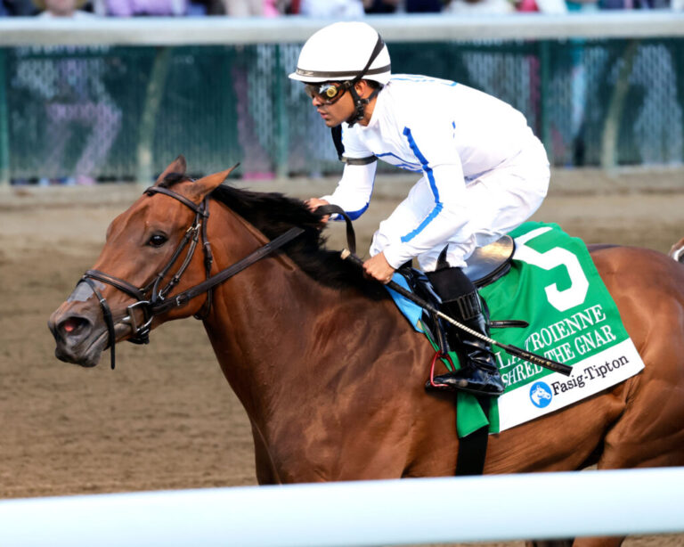 Shred the Gnar winning the La Troienne at Churchill Downs before her Fleur de Lis return